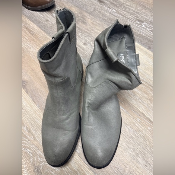 Nine West Solid Gray Size 8.5M Closed Toe Ankle Shaft Zip In Back - Picture 2 of 12